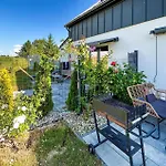 Gorgeous Home In Stare Sady